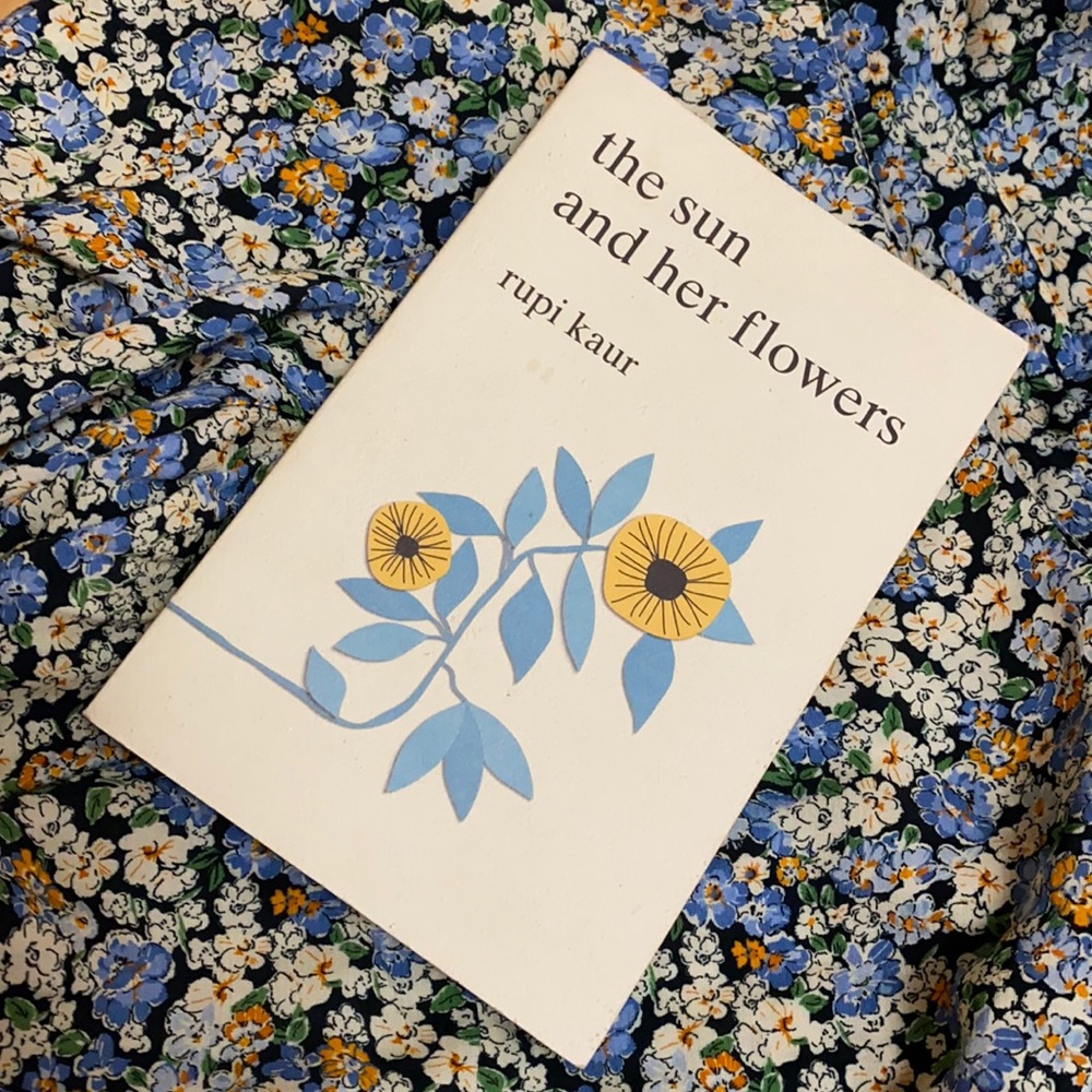 1️⃣9️⃣ The Sun and Her Flowers - Rupi Kaur
